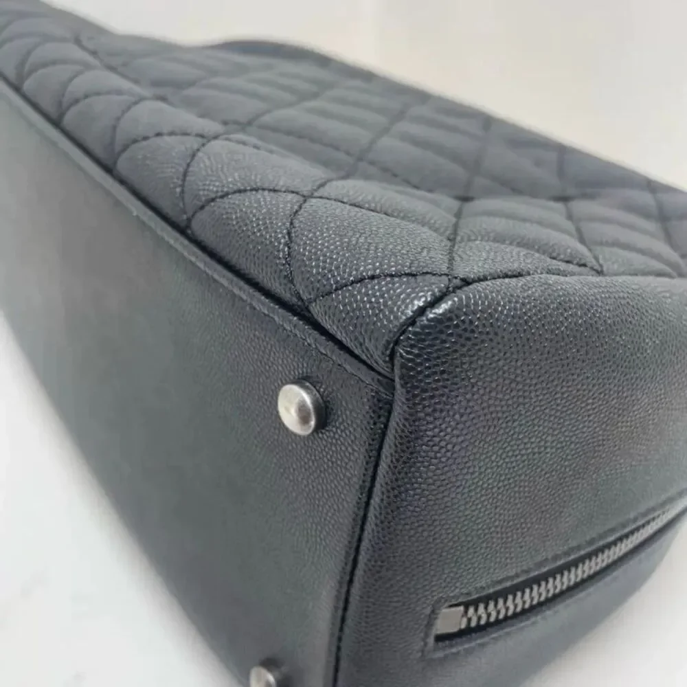 CHANEL brand color